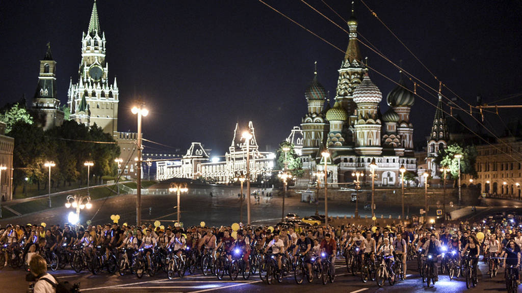 2 5 августа москва. Велопарад 4 августа Москва 2018 фото.