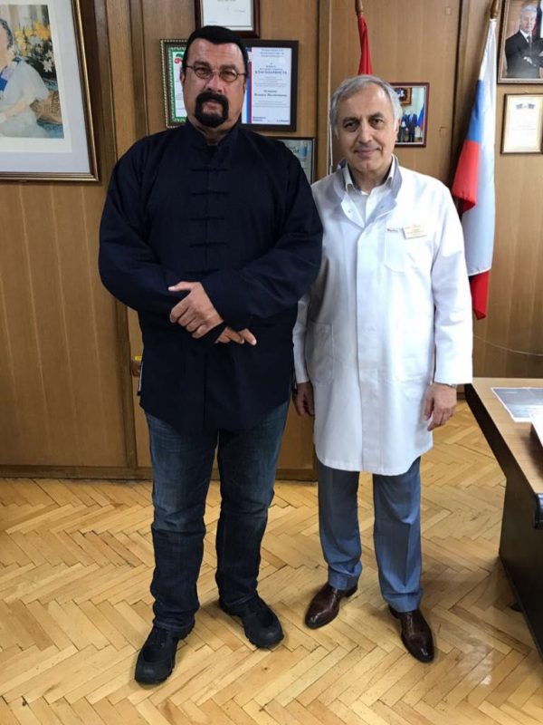 Стивен Сигал и Главный врач Османов И.М.