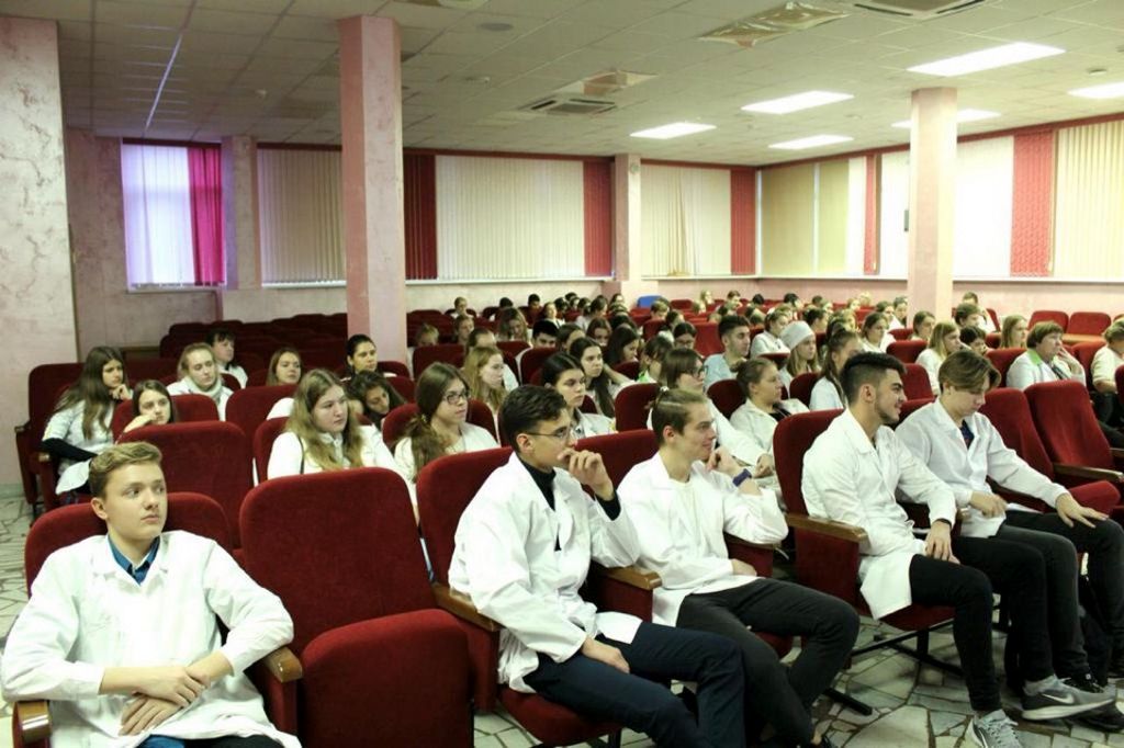 23 октября 2018 года в конференц-зале больницы собрались все волонтеры-медики школ СЗАО г.Москвы. В течение года, в рамках договора о сотрудничестве, школьники будут обучаться практическим знаниям в медицинском классе.