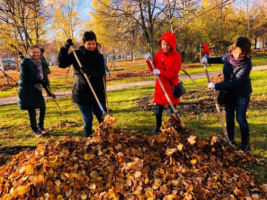 В субботу, 27 октября 2018 года на территории ДГКБ им. З.А.Башляевой состоялся субботник и посадка фруктовых деревьев «Аллея дружбы, здоровья и безопасности»