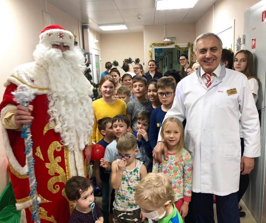 IMG_8270-20-12-18-12-45 В больнице продолжаются новогодние мероприятия и поздравления детей
