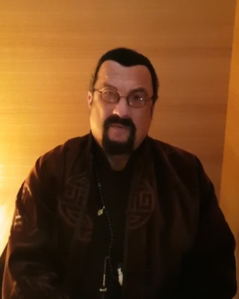 Стивен Сигал, поздравление с Новым Годом