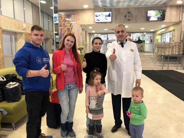 Продолжают возвращаться домой дети из Магаданской области, прошедшие лечение в нашей больнице по программе Национального центра помощи детям "Область здоровья".