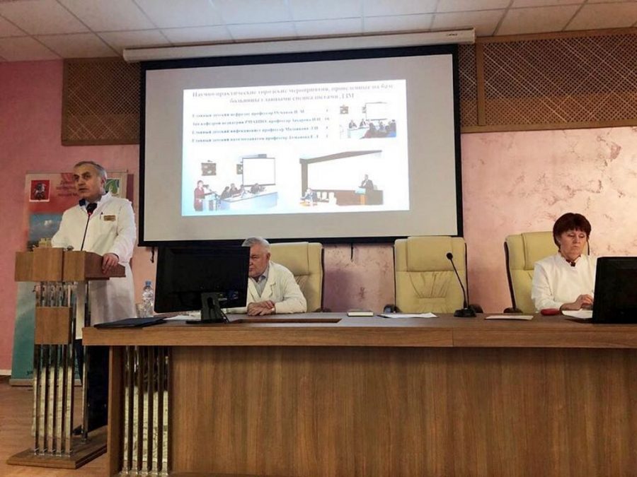 IMG_9092-01-03-19-09-05 годовой отчёт главного врача перед сотрудниками больницы