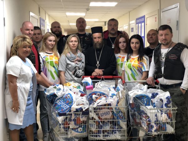 FullSizeRender-30-04-19-11-48 29 апреля Всероссийский Мотоклуб «Ночные Волки» и Благотворительный фонд «Мотомилосердие» поздравили пациентов хирургического отделения нашей больницы со светлым праздником Пасхи.