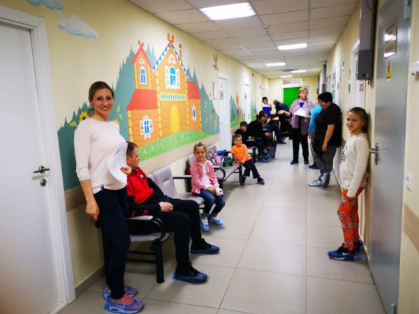 IMG_0175-19-05-19-08-39 В субботу, 18 мая в больнице состоялся очередной День открытых дверей, в рамках которого специалисты разных профилей проконсультировали все желающих.