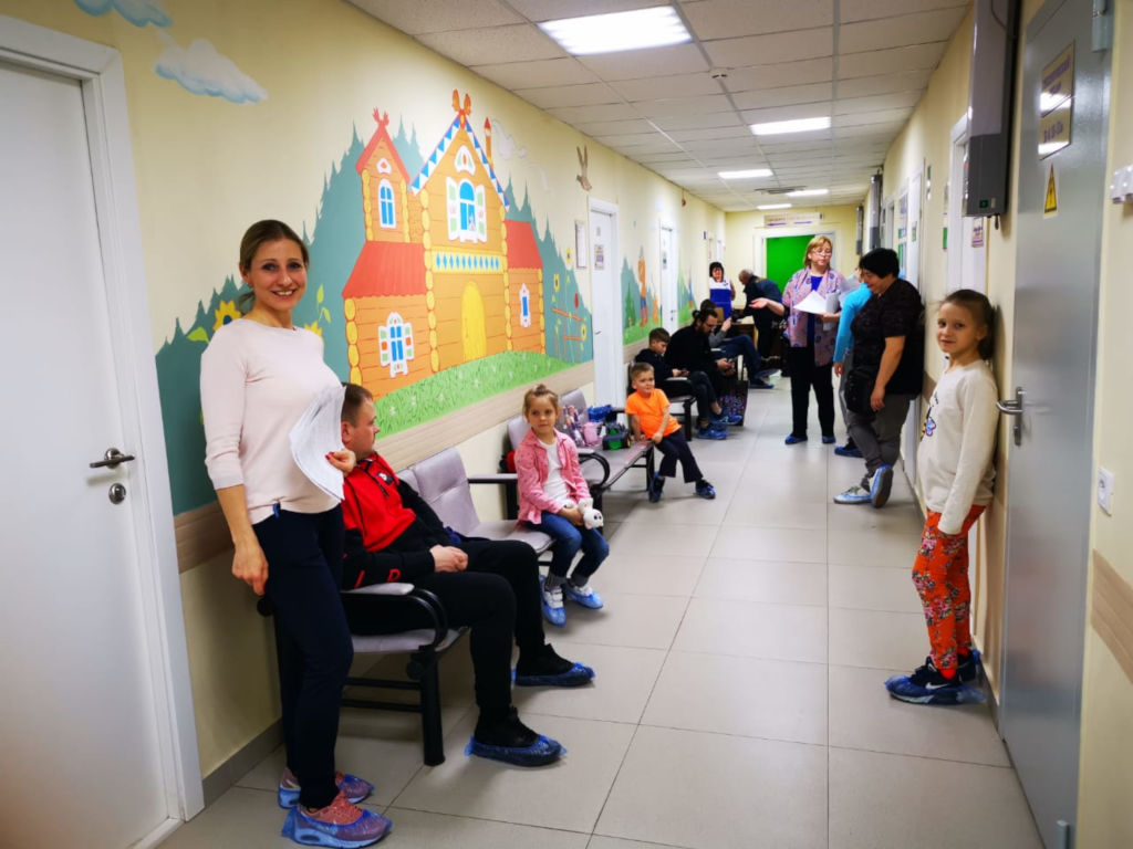 IMG_0175-19-05-19-08-39 В субботу, 18 мая в больнице состоялся очередной День открытых дверей, в рамках которого специалисты разных профилей проконсультировали все желающих.