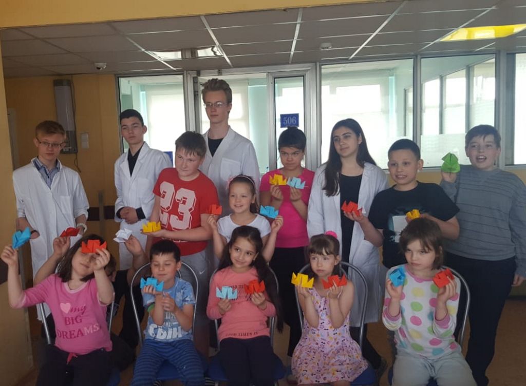 IMG_0389-22-05-19-09-11 21 мая в рамках проекта «Культурное наследие детям», мы провели мастер - класс «Народное творчество», который прошел в эндокринологическом отделении