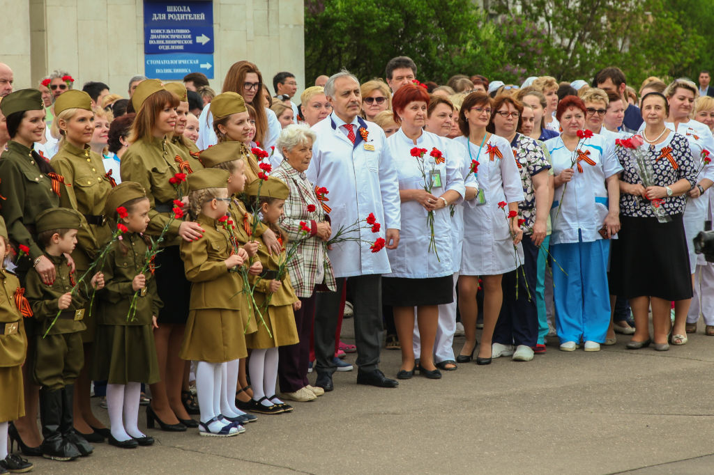 Сегодня в нашей больнице мы провели праздничные мероприятия, посвящённые 74 годовщине Великой Победы. В мероприятии приняли участие как сотрудники больницы, так и их дети, а также дети, находящиеся на лечении в больнице.