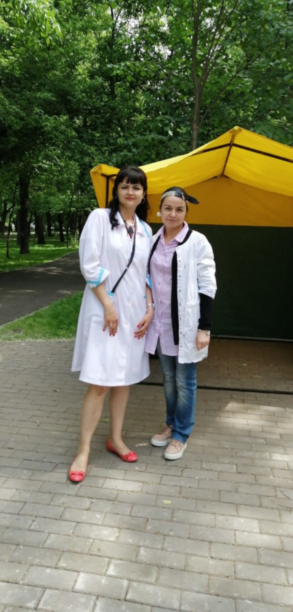1 июня 2019 г. в Перовском сквере наши доктора, как и в прошлом году активно начали работать в Московских парках, оказывая консультативную помощь всем желающим москвичам.