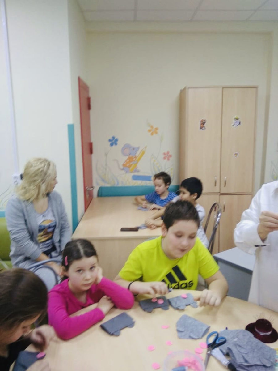 В нашей больнице продолжаются творческие занятия в рамках проекта «Культурное наследие детям»