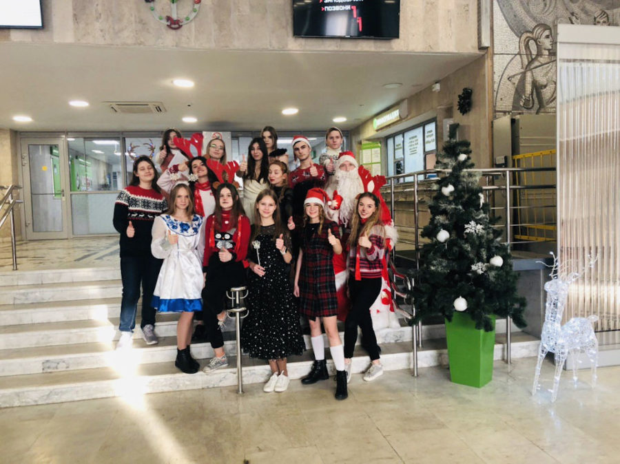 image-21-12-19-01-13-8 20 декабря к нам в больницу пришли ученики медицинского класса школы № 1298 и провели для детей новогоднее представление