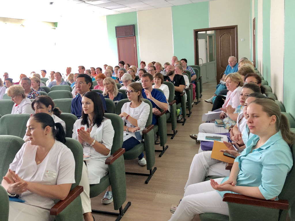 Сегодня на общебольничной конференции было выполнено поручение Правительства и Департамента здравоохранения г. Москвы и вручено благодарственное письмо Мэра г.Москвы С.С. Собянина врачу педиатру нашей больницы О.И. Потяновой