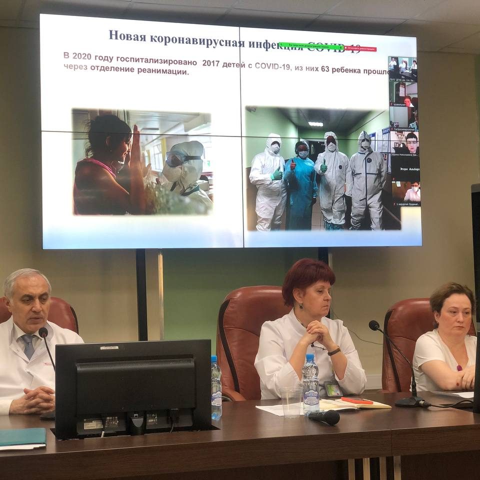 Сегодня на клинической конференции состоялся годовой отчёт главного врача ГБУЗ «ДГКБ им. З.А. Башляевой ДЗМ» И.М Османова перед сотрудниками больницы