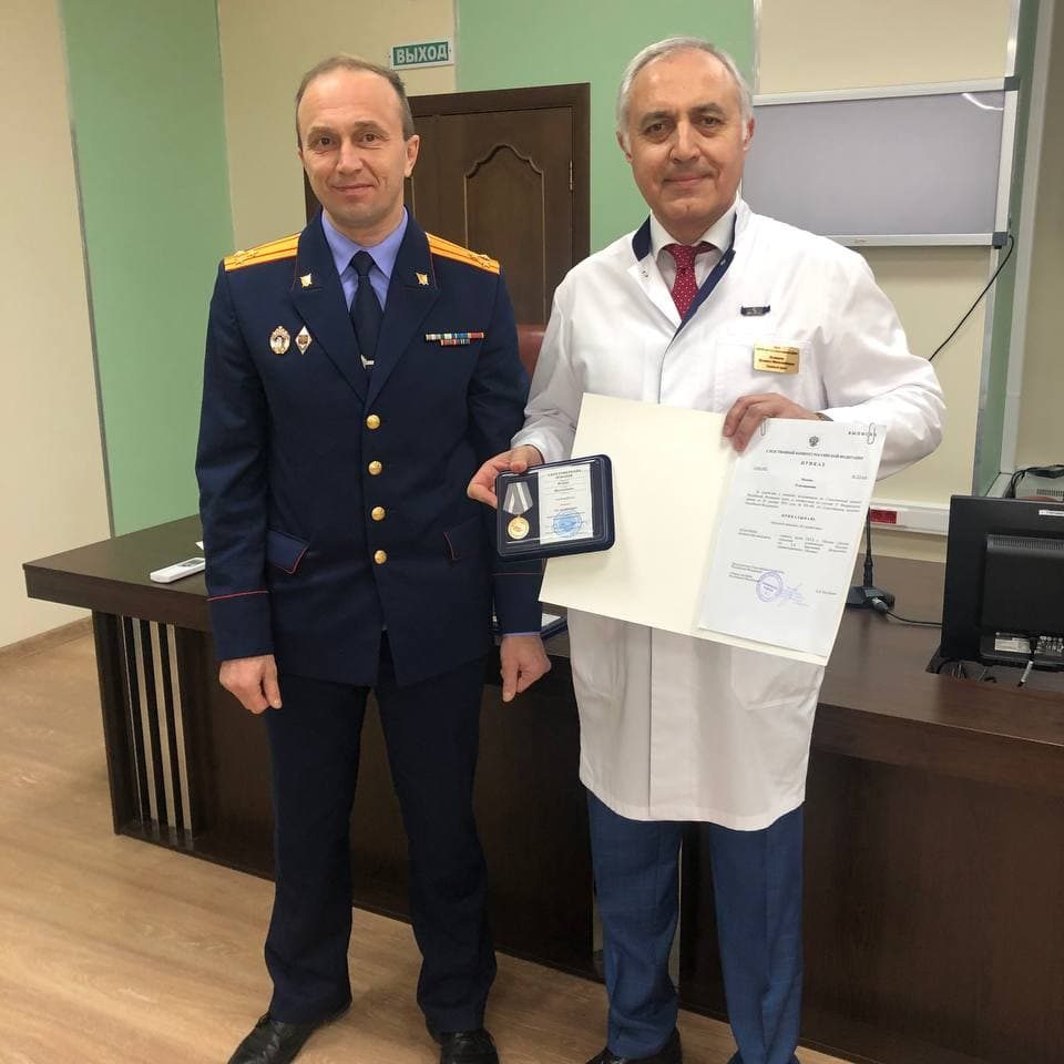 Сегодня на клинической конференции вручил высокие награды – медали следственного комитета нашим сотрудникам