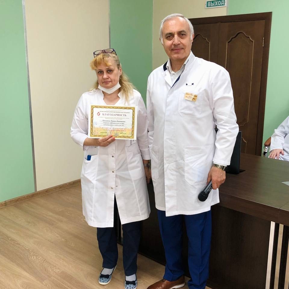 Сегодня на общебольничной конференции в продолжение празднования Международного дня медицинской сестры мы наградили лучших медицинских сестер благодарностями и почетными грамотами больницы.⠀