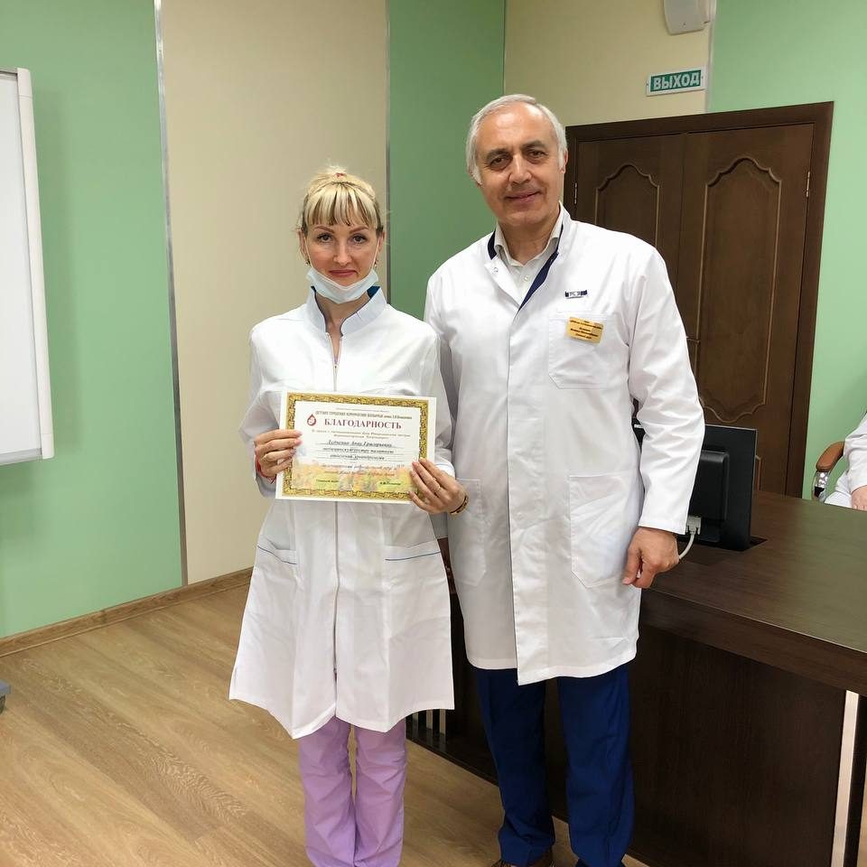 Сегодня на общебольничной конференции в продолжение празднования Международного дня медицинской сестры мы наградили лучших медицинских сестер благодарностями и почетными грамотами больницы.⠀