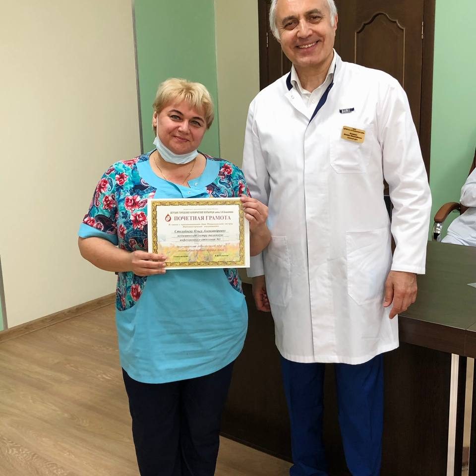 Сегодня на общебольничной конференции в продолжение празднования Международного дня медицинской сестры мы наградили лучших медицинских сестер благодарностями и почетными грамотами больницы.⠀