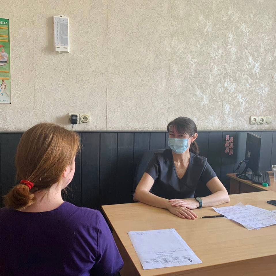 В минувшие выходные бригада специалистов нашей больницы (всего 13 специалистов) в рамках реализации Соглашения о сотрудничестве с Национальным центром помощи детям, провели очередной выездной День открытых дверей в Краснодаре