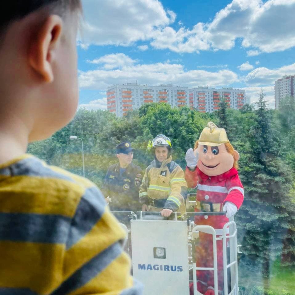 Сегодня в очередной раз мы провели ежегодный Фестиваль безопасности и здоровья детей. По известным причинам праздник прошел в необычном формате, но тем не менее праздник состоялся. Фестиваль организовали @dzdmos Департамент здравоохранения г.Москвы, ДГКБ им.З.А.Башляевой, МЧС России по г.Москве.