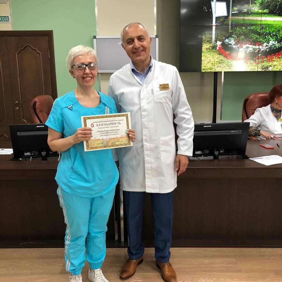 Сегодня на пятничной конференции мы наградили наших сотрудников благодарностью больницы за активное участие в общественной жизни больницы.