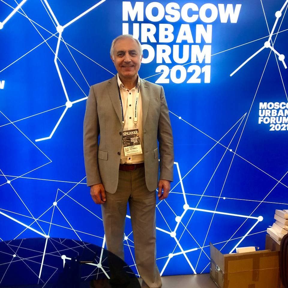 Вчера в парке «Зарядье» состоялся очередной Московский Урбанистический форум (MUF), в рамках которого обсуждалась проблема ожирения в сессии «Город в форме. Стратегии и инструменты мегаполисов по борьбе с ожирением».