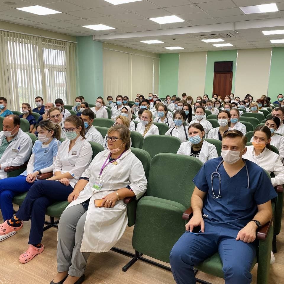 Сегодня провели собрание с клиническими ординаторами кафедр педиатрического факультета РНИМУ, которые проходят обучение на базе больницы.