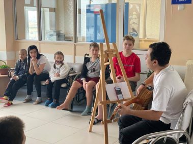 В нашей больнице продолжаются творческие занятия для наших маленьких пациентов в рамках проекта «Досуг для детей»