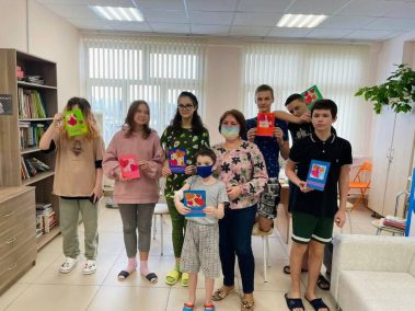 В нашей больнице продолжаются творческие занятия для наших маленьких пациентов в рамках проекта «Досуг для детей»