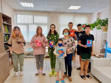 В нашей больнице продолжаются творческие занятия для наших маленьких пациентов в рамках проекта «Досуг для детей»