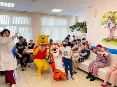 Сегодня Молодежный совет нашей больницы провел акцию «Будь здоров» во всех педиатрических отделениях.