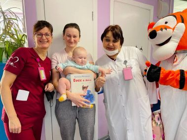 Сегодня Молодежный совет нашей больницы провел акцию «Будь здоров» во всех педиатрических отделениях.