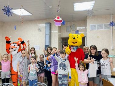 Сегодня Молодежный совет нашей больницы провел акцию «Будь здоров» во всех педиатрических отделениях.