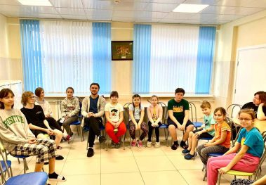 Сегодня специалисты Дворца молодежи «Неоткрытые острова» провели спортивный мастер- класс в отделение эндокринологии.