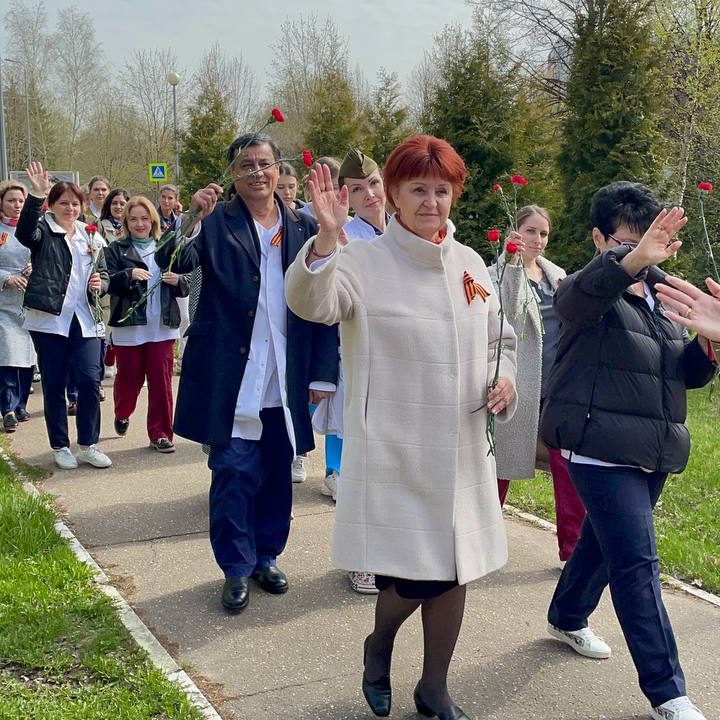 Сегодня в нашей больнице мы провели праздничные мероприятия, посвященные 77-й годовщине Победы в Великой Отечественной войне. В мероприятии приняли участие МЧС России по г. Москве и Всероссийский мотоклуб «Ночные волки».