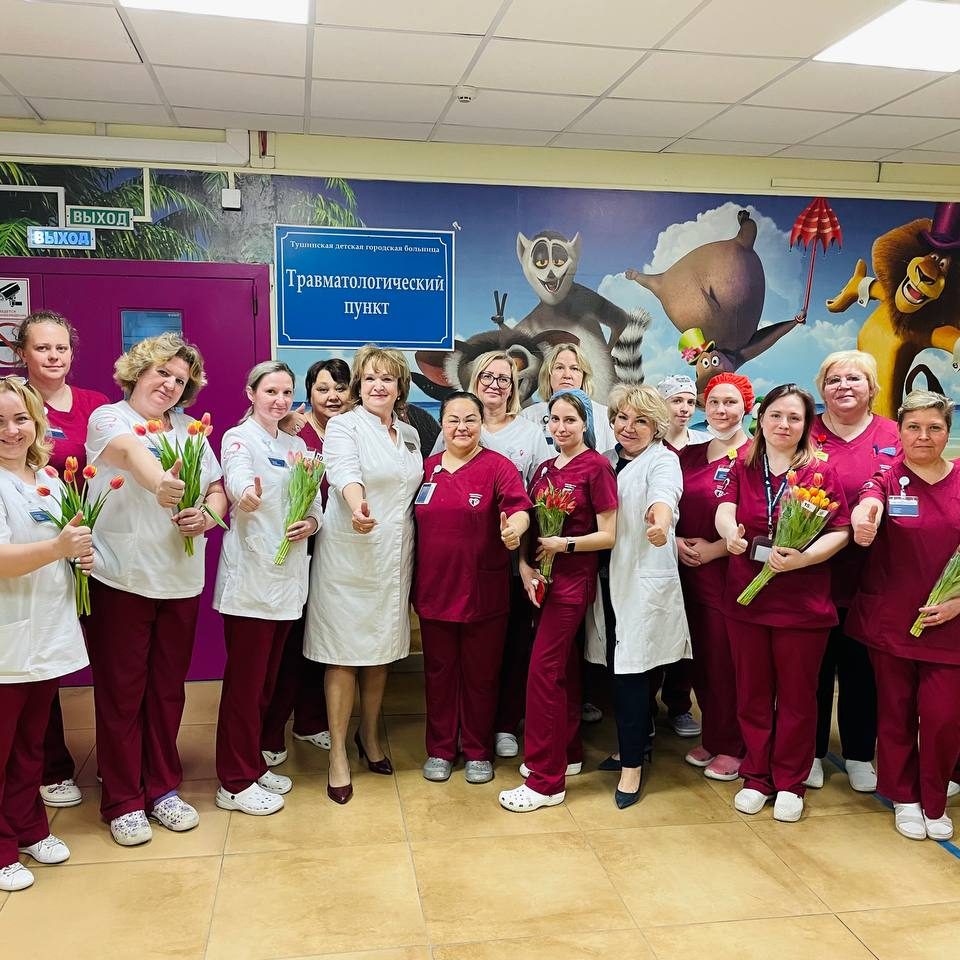 Дорогие наши медицинские сестры! Поздравляем Вас с профессиональным праздником