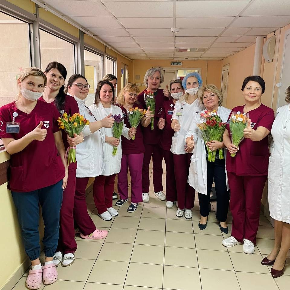 Дорогие наши медицинские сестры! Поздравляем Вас с профессиональным праздником