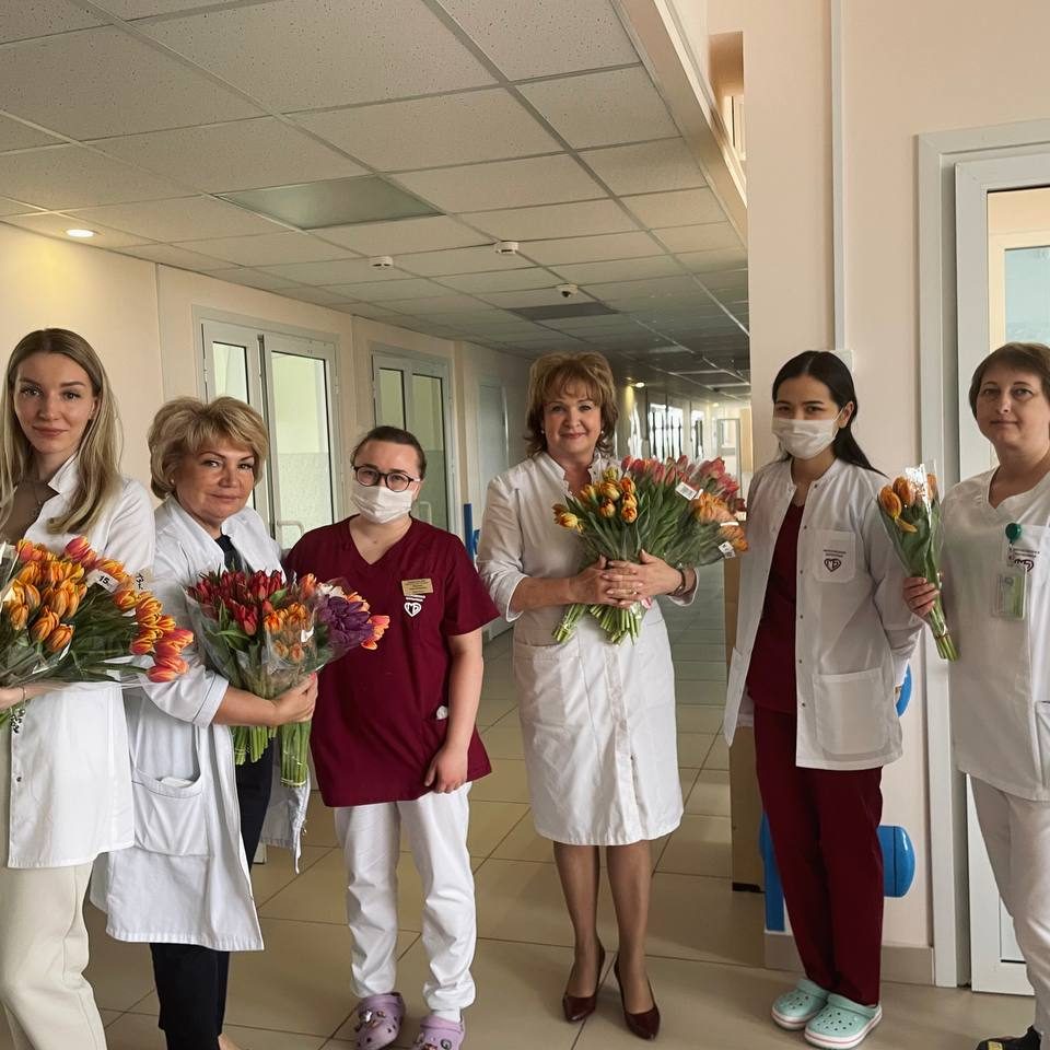 Дорогие наши медицинские сестры! Поздравляем Вас с профессиональным праздником