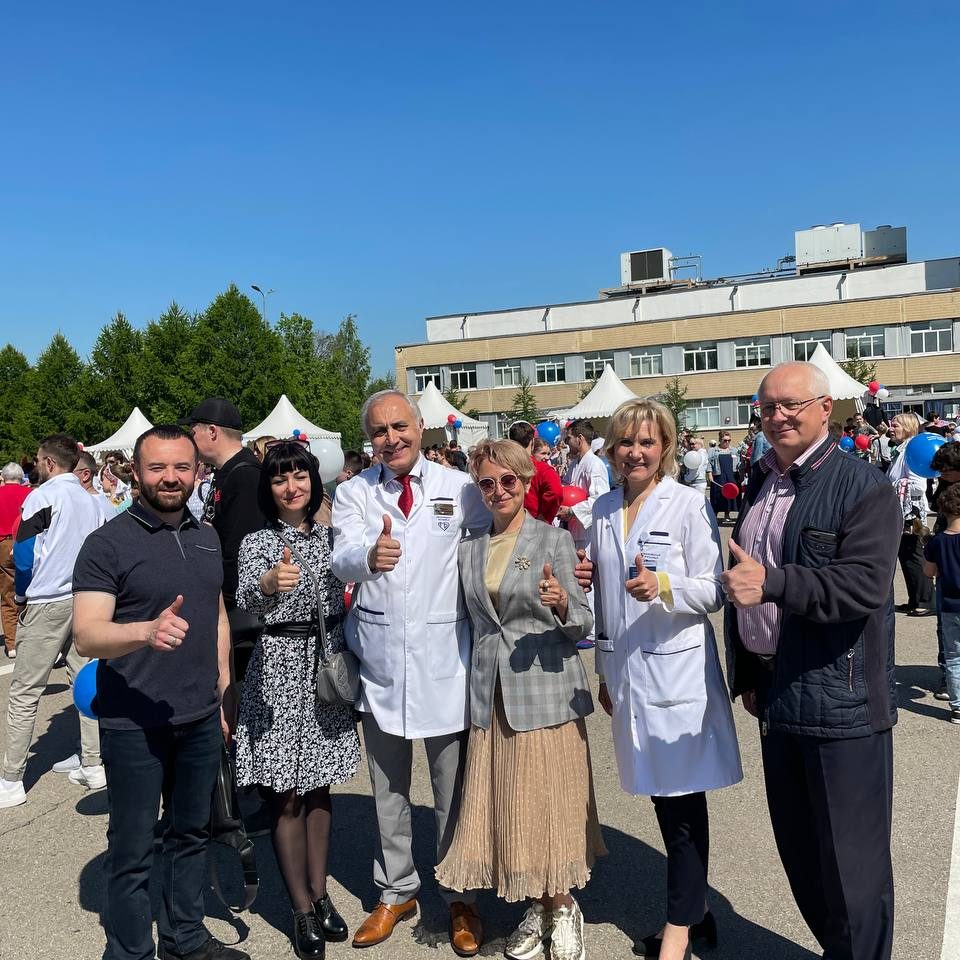 Сегодня в Международный день защиты детей на территории нашей больницы мы провели очередные праздничные мероприятия в рамках V фестиваля «Здоровье и безопасность детей».