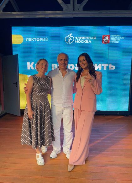 Восьмая дискуссия лектория «Здоровая Москва» «Как вырастить здорового ребенка» прошла 27 августа на главной сцене парка «Таганский»