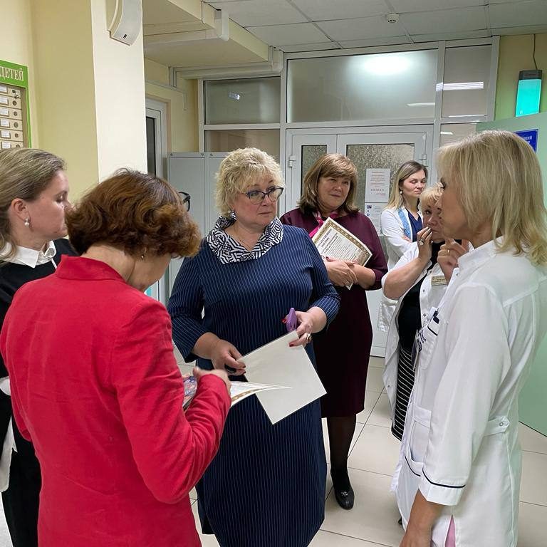 В рамках сотрудничества по совместным проектам состоялась очередная встреча главного врача с директорами школ, с которыми больница сотрудничает в рамках медицинских классов