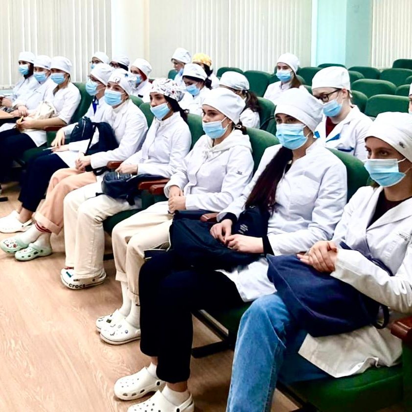 В нашей больнице состоялась первая встреча студентов Медицинского колледжа №1 с администрацией больницы