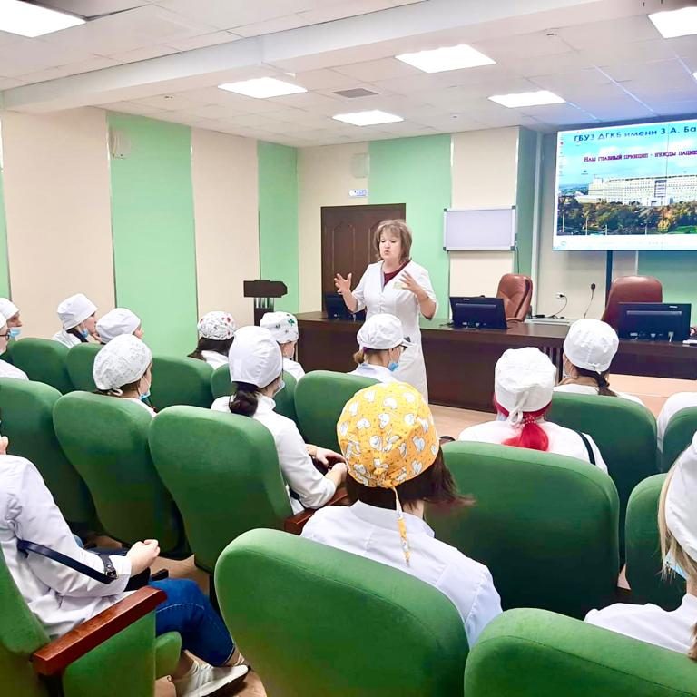 В нашей больнице состоялась первая встреча студентов Медицинского колледжа №1 с администрацией больницы