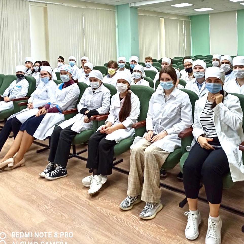 В нашей больнице состоялась первая встреча студентов Медицинского колледжа №1 с администрацией больницы