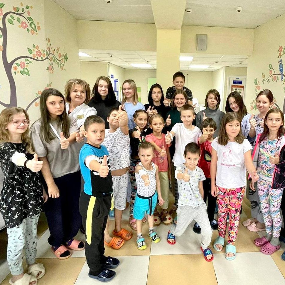 Сегодня в хирургическом отделении для маленьких пациентов нашей больницы провели увлекательную викторину педагоги- организаторы Дворца молодежи «Неоткрытые острова»