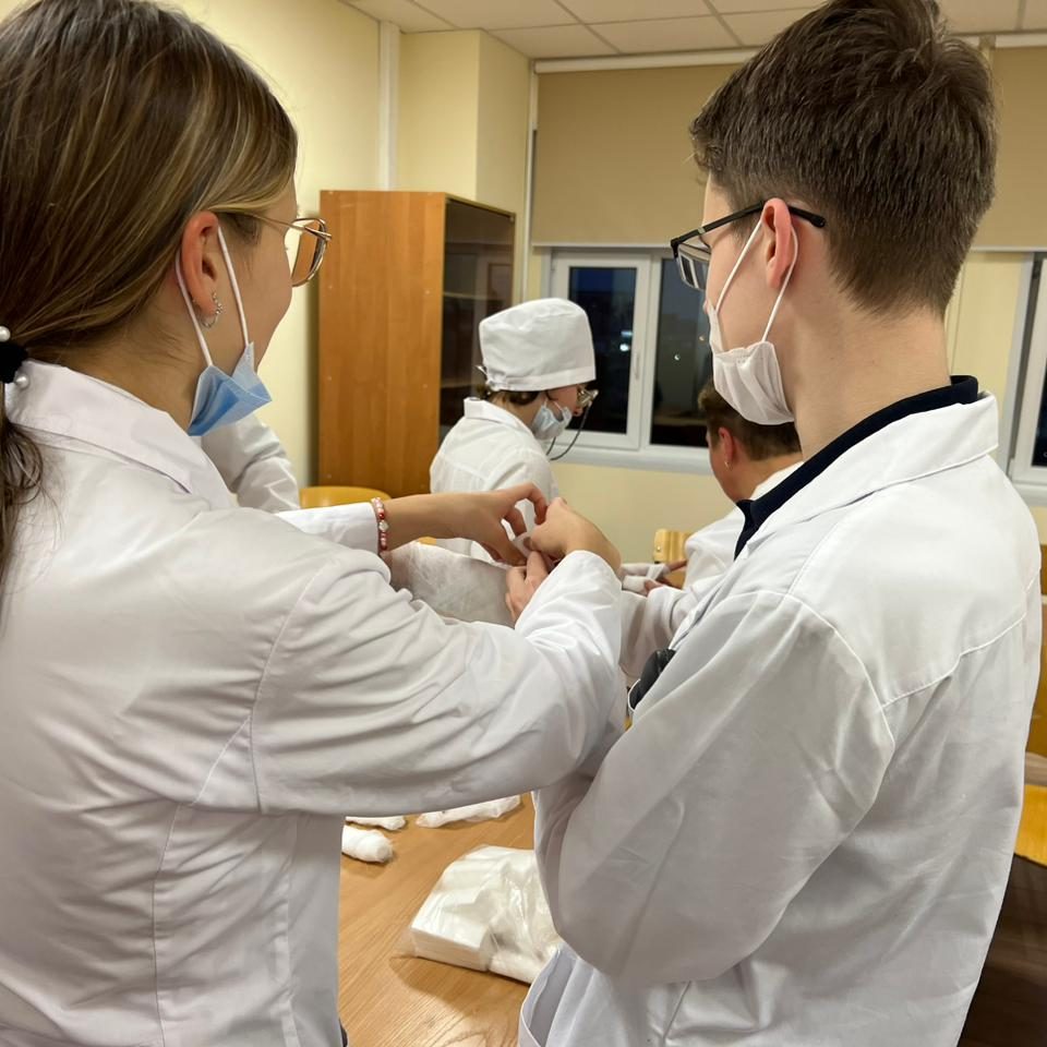 В нашей больнице продолжаются циклы занятий с медицинскими классами школ СЗАО