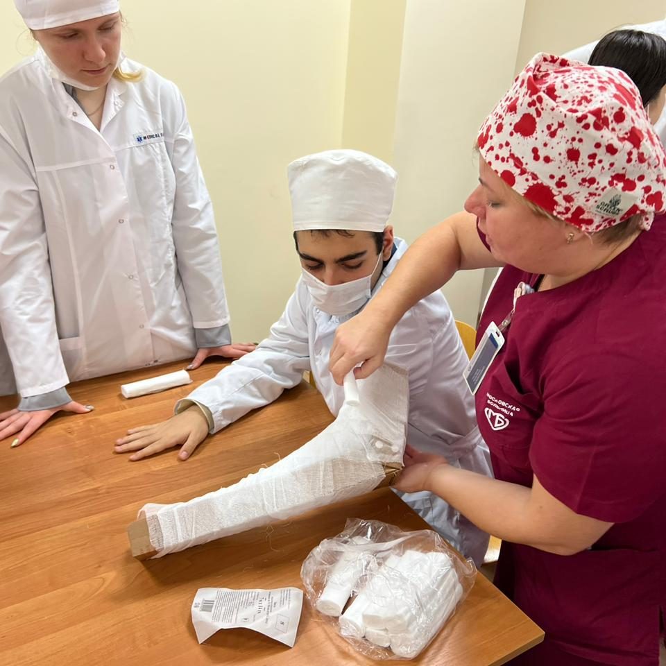 В нашей больнице продолжаются циклы занятий с медицинскими классами школ СЗАО