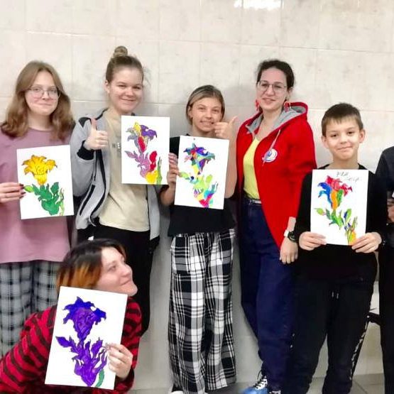 Сегодня в отделении гастроэнтерологии сотрудники Дворца молодежи «Неоткрытые острова» провели мастер -класс и концерт посвящённый «Дню матери»