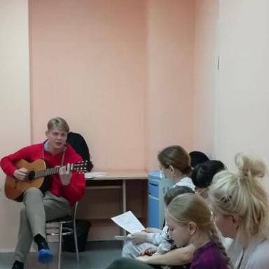 Сегодня в отделении гастроэнтерологии сотрудники Дворца молодежи «Неоткрытые острова» провели мастер -класс и концерт посвящённый «Дню матери»