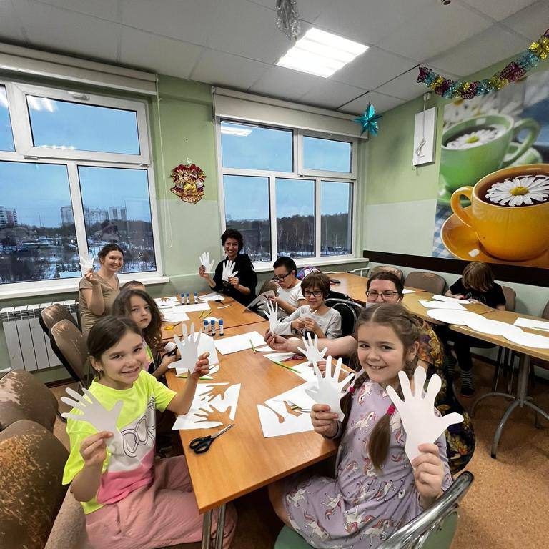 В отделении педиатрии второй мастер - класс «Украшения к Новому году»